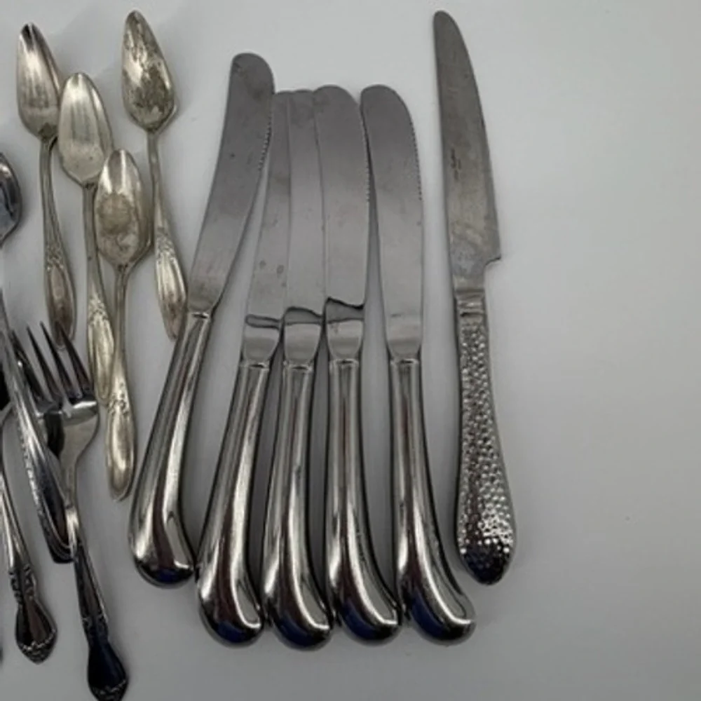 Mixed Flatware Lot Stainless Mismatched Knives Forks Spoons‎ 24 Pc